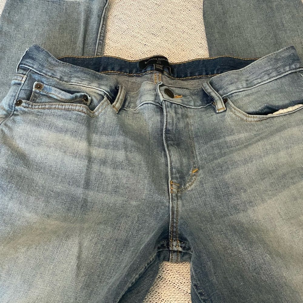 Vintage Banana Republic jeans 32x32. Distressed great condition